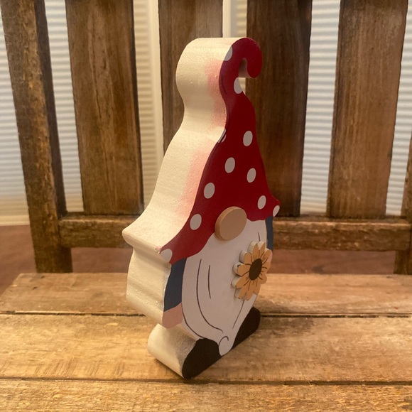 Spring Gnome Tier Tray Decor, Summer Gnome Beaded Garland & Mushroom Wood Sign - Picture 6 of 16